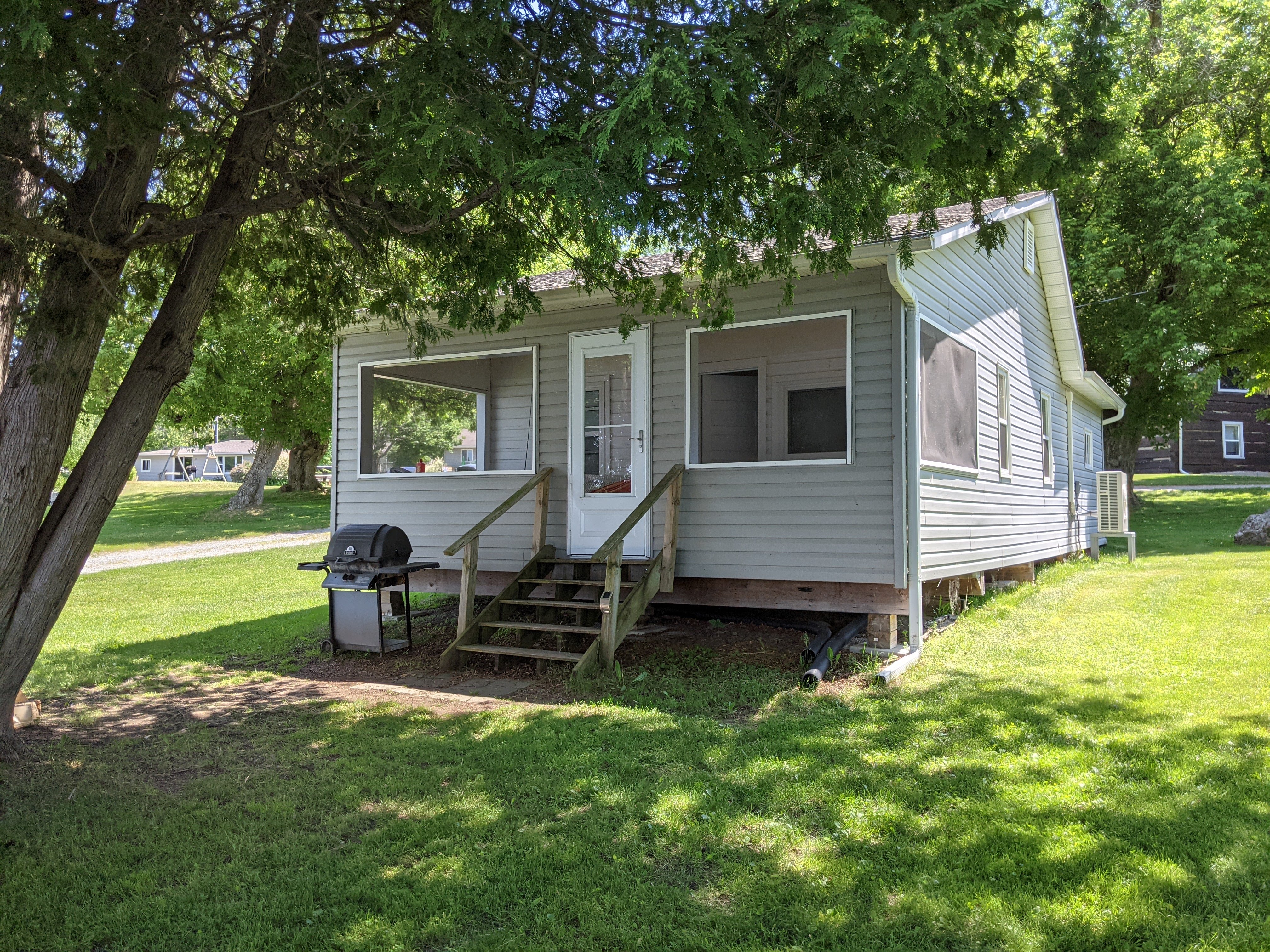 Cottage #5: Three (3) Bedroom